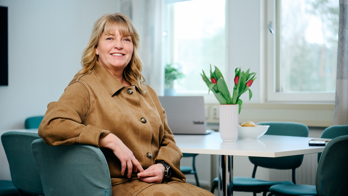 Anna Persdotter tittar in i kameran